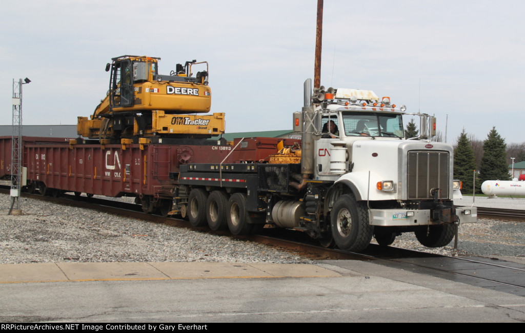 CN HiRail Truck 170460 with Brandt OTM Tracker Crane